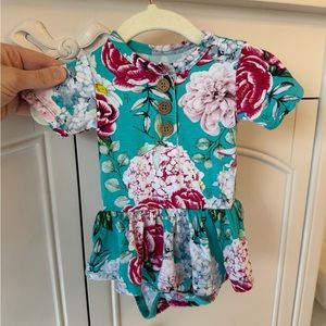 Posh Peanut gently used romper size 0-3M